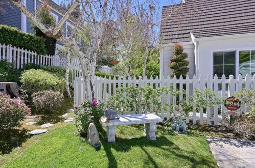 231 Summertree Rd, Anaheim, CA 92807-4059