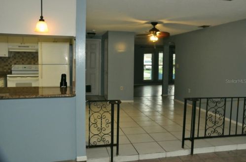 2142 Tumbleweed Dr, Tarpon Springs FL 34690-4553 exterior