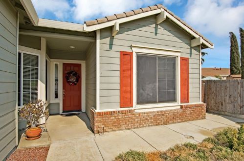 2270 Corsico Ct, Los Banos, CA 93635-6412