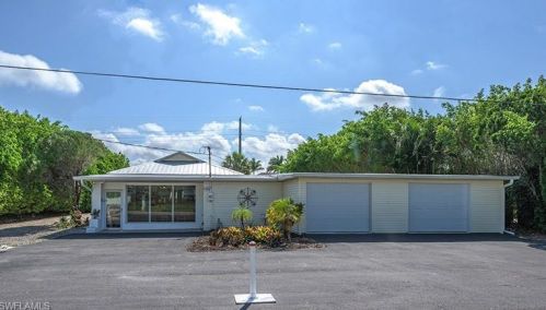 27031 Flossmoor Dr, Bonita Springs, FL 34135-4412