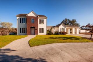 14510 Canvas Back Ln, Prather, CA 93651-9630