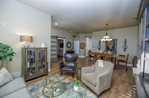 1955 Tuolumne Rd, Turlock CA  95382-8912 exterior