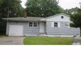 12 Golden Gate Ln, Smith Point, NY 11967-3712