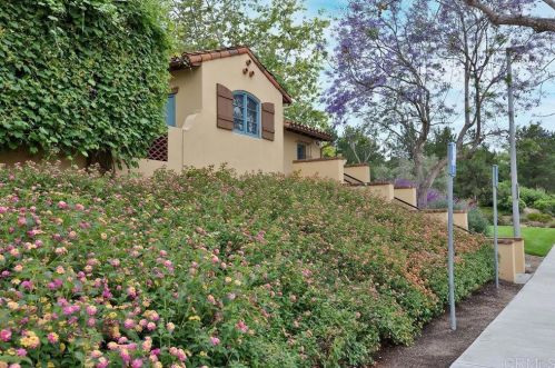 1326 Creekside Dr, Chula Vista CA 91915-2520 exterior