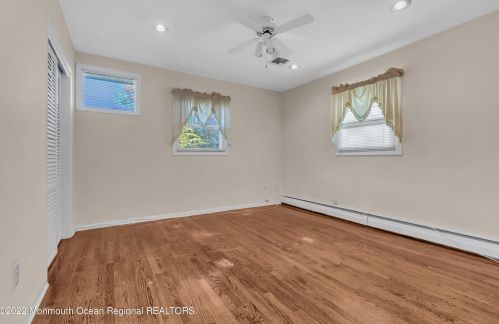 4 Judith Ct, Tinton Falls NJ  07712-4136 exterior