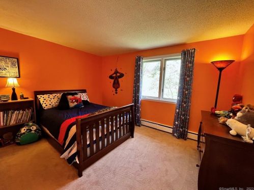 23 Birchwood Dr, Killingly CT  06241-2200 exterior