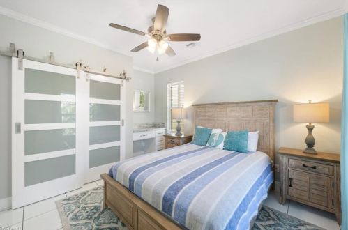 618 111th Ave, Naples FL  34108-1826 exterior