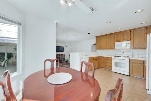 272 Sparrow St, Vacaville CA  95687-7225 exterior