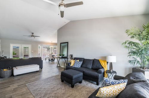 4054 Villa Rita Dr, Glendale, AZ 85308-2616