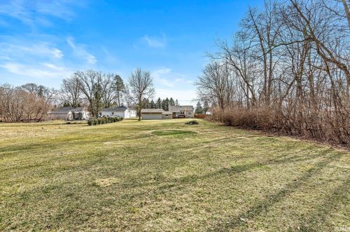 2116 Jefferson Blvd, Mishawaka IN 46545-7720 exterior