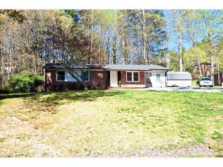 127 Belmont Dr, Hendersonville NC  28739-4735 exterior
