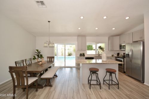 1209 Loughlin Dr, Chandler, AZ 85224-1827