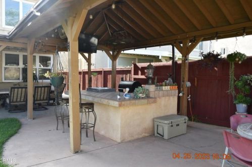 706 Princessa Dr, Oxnard CA  93030-7690 exterior