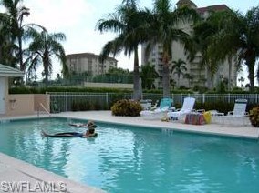 10686 Gulf Shore Dr, Naples FL  34108-3009 exterior