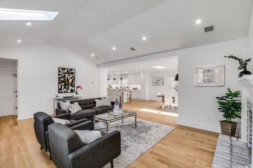 53 Winkle Point Dr, Northport NY  11768-1154 exterior