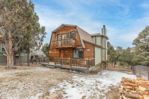 1526 Monte Vista Dr, Big Bear City CA  92314 exterior