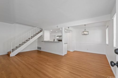 20701 Dot St, Santa Clarita, CA 91350-2001