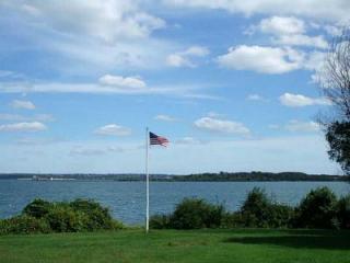 426 Shore Rd, Jamestown, RI 02835-1700