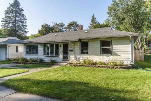 513 10th St, West Baraboo WI  53913-1764 exterior