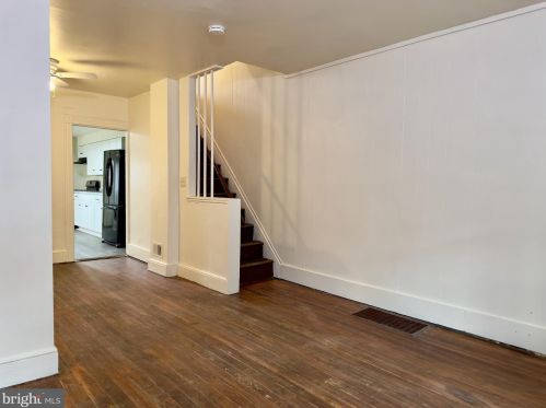 565 Pershing Ave, Lancaster PA  17602-4369 exterior