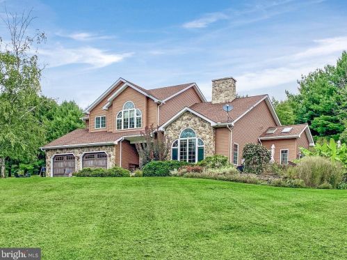 25 Lenape Rd, Dale, PA 19504-8823