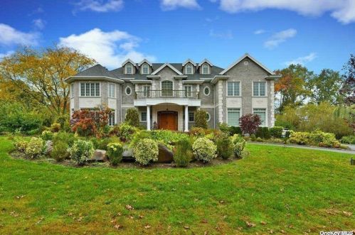 17 Lake Rd, Great Neck, NY 11020-1609