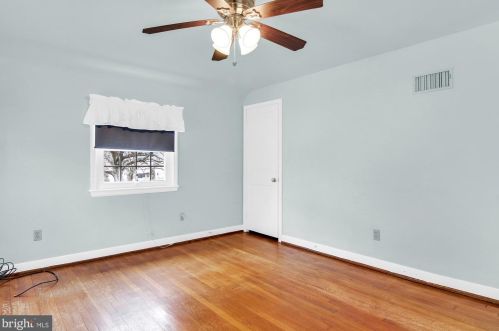 4033 Grn St, Harrisburg PA 17110-1622 exterior