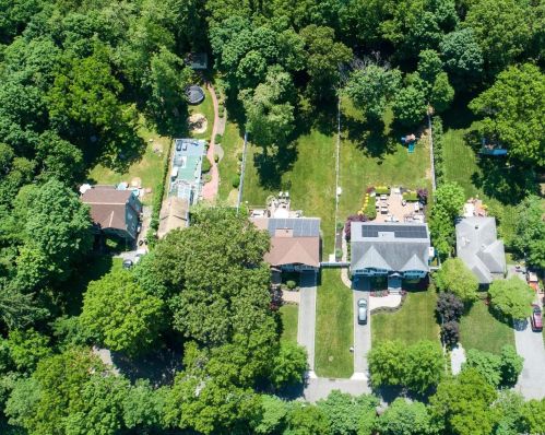 52 1st St, San Remo, NY 11754-3615
