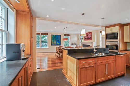 129 Loring Ave, New Rochelle NY  10803-2013 exterior