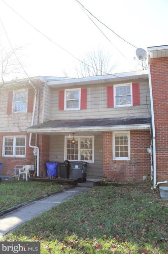 605 Manatawny St, Pottstown, PA 19464-9408