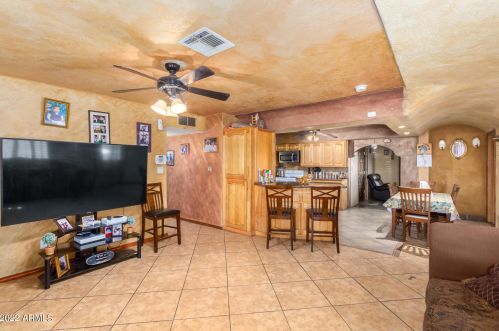 3319 61 St, Phoenix AZ 85033-4112 exterior