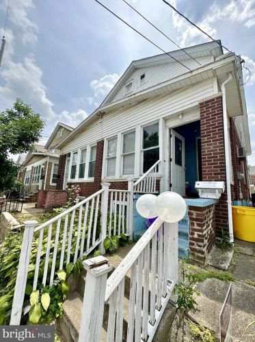 913 Adeline St, Trenton, NJ 08610-6402