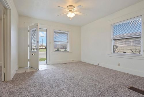 426 Lockeford St, Lodi CA 95240-2335 exterior