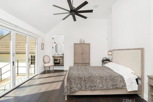 864 Kenneth Rd, Glendale CA  91202-1448 exterior