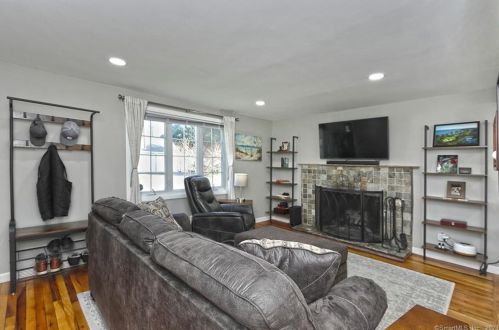 70 Mills Ave, Milford CT  06460-7445 exterior