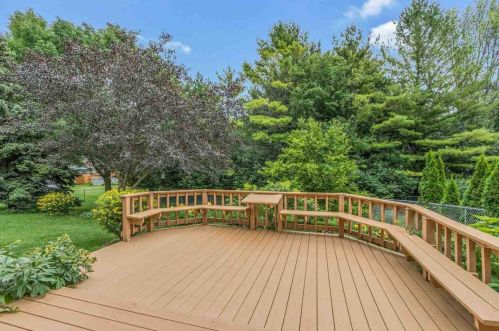 2141 Point Rd, Green Bay, WI 54313-5429