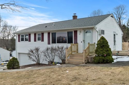 111 Hickory Ln, Waterbury, CT 06716-2203