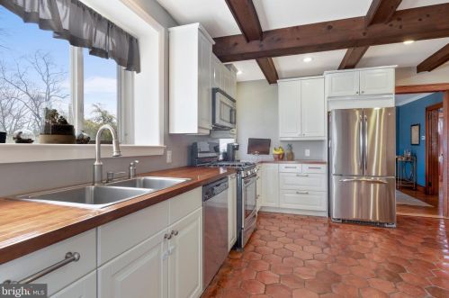 727 Baltimore Pike, Kennett Sq PA  19348-2405 exterior