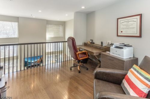 291 Riveredge Dr, Chatham Township NJ  07928-3104 exterior