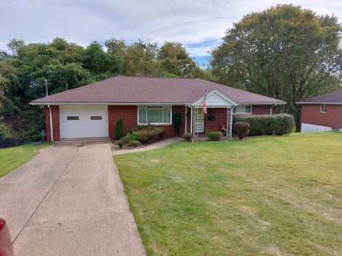 458 Longvue Dr, New Kensington, PA 15068-5820