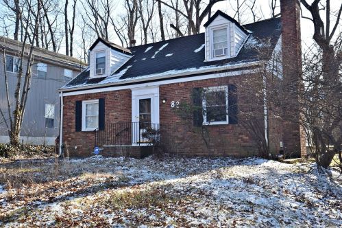 82 Hicks Ln, Great Neck, NY 11024-2031