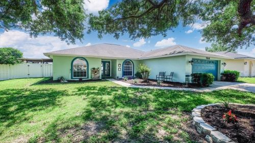 7519 Floral Cir, Lakeland, FL 33810-2196