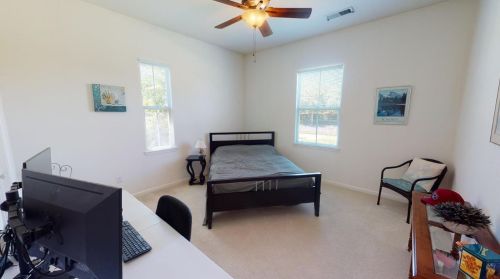 1432 Doak Blvd, Ripon, CA 95366-9399