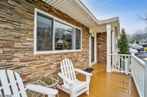 83 Mcnomee St, Oakland NJ  07436-2609 exterior