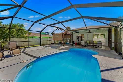 175 4th St, Cape Coral, FL 33909-0019