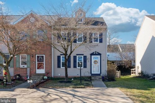 216 Heatherwood Dr, Ephrata PA  17522-2657 exterior