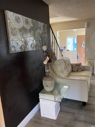 217 Riverdale Ave, Vacaville CA  95687-6420 exterior