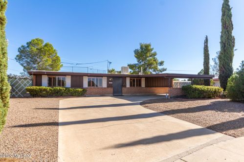8422 Medford Pl, Tucson, AZ 85710-2547