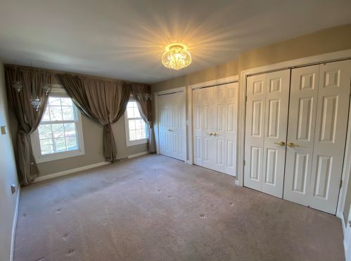 1947 Glen Oaks Ln, Thiensville WI  53092-2903 exterior