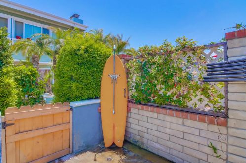 824 Anacapa Ct, San Diego CA  92109-8203 exterior